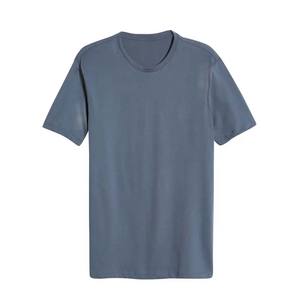 เสื้อยืดคอกลมสีดำขั้นพื้นฐานมีลายพิมพ์ - Product Image 5