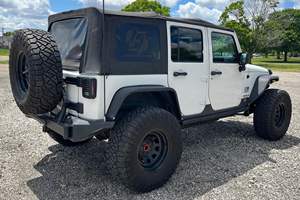 รถจี๊ปแรงเลอร์ อันลิมิเต็ด สปอร์ต 4x4 ปี 2010 มือสอง พวงมาลัยซ้าย/ขวา - Product Image 2