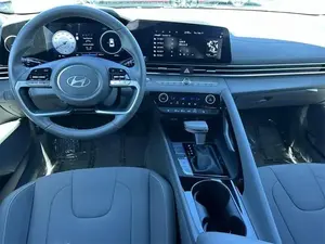 2024 Hyunda ELANTRA SEL - Product Image 4