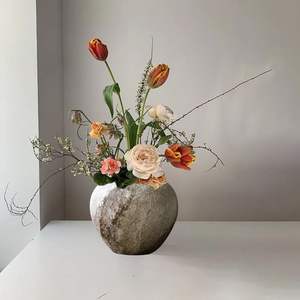 Vase à fleurs en métal à 3 tons d'excellente conception pour les intérieurs élégants Vase à fleurs en métal fait main Offre Spéciale pour vase à fleurs d'événement - Product Image 5