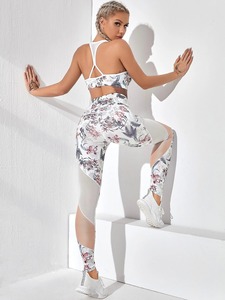 Ensemble de yoga pour femmes en gros, 2 pièces, vêtements de sport, haut court à manches courtes et pantalon taille haute, tenue de fitness et de gym - Product Image 5