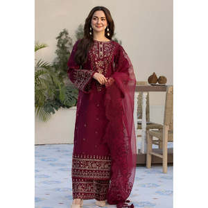 QALAMQAR Conjunto de 3 Piezas: Camisa de Gasa Bordada Colección Primavera/Verano con Dupatta Bordada de Organza y Pantalones Bordados-BIC-4532 - Product Image 1