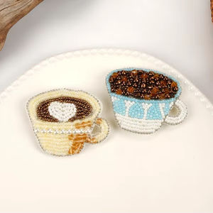 Perles en forme de nounours en pierre de soleil noire 12x8MM, charmes en pierre de soleil sculptés à la main, sculptures de nounours en pierre de soleil pour la fabrication de bijoux et - Product Image 1