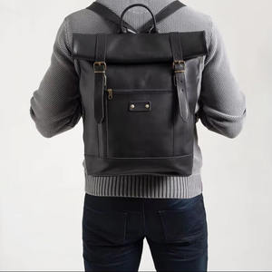 Sacs sur mesure pour hommes combinant des caractéristiques fonctionnelles à l'aspect épuré et un style moderne pour de courts trajets - Product Image 3