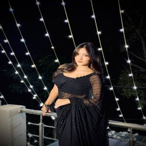 Sari de Fiesta VASTRA COTTAGE de Georgette Puro con Cuentas Negras Originales, Trabajo de Lentejuelas, Cutdana, Diseño Artesanal - Product Image 4