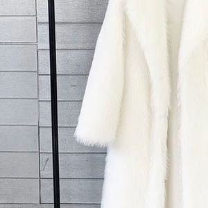 Nouveau design, manteau en fourrure de renard coloré pour femmes, manteau en fourrure en gros, vêtements d'hiver pour femmes, nouveau manteau long en fausse fourrure intégré - Product Image 3