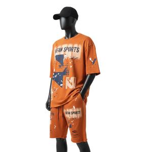 Conjunto de Camiseta y Pantalones Cortos Extra Grandes para Hombre, Tela de Jersey de Algodón Premium de 220 GSM, Impresión por Pulverización, Logotipo Personalizado, Ropa Urbana, Conjunto de 2 Piezas - Product Image 2