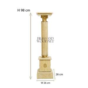 Piédestal classique en marbre beige crème avec colonne cannelée et encolure en laiton doré - Product Image 6