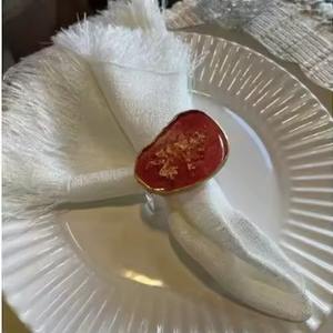 Servilleteros de resina con tema festivo con diseño inspirado en el arte moderno para el estilo de la cena en casa y las celebraciones - Product Image 1