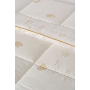 Couette en pure laine Varol avec housse 100% coton, taille Queen (215x235 cm), matelassée avec sac en tissu - Product Image 2