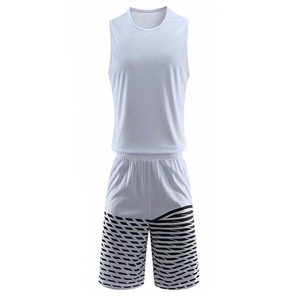 Ensemble de maillot de basket sans manches pour homme, blanc, avec short rayé sublimé, en polyester anti-humidité, pour le sport d'été - Product Image 1