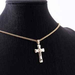 Pendentif Croix en Argent 925 Plaqué Or avec Diamant de Synthèse Taille Brillant Vert, Bijoux Hip Hop pour Homme - Product Image 2