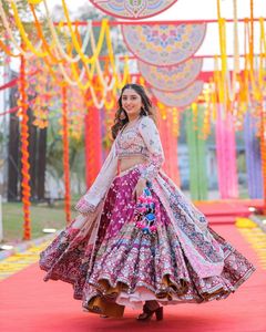Navratri Chaniya Choli Lehenga Choli Georgette lourde brodée de qualité supérieure pour les femmes pour disponible au prix de gros - Product Image 3