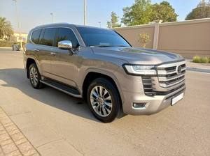 รถยนต์มือสอง VX.R 4.5L เครื่องยนต์เบนซินธรรมดา เกียร์อัตโนมัติ ปี 2022 พวงมาลัยซ้าย เบาะหนัง ภายในสีเข้ม หลังคาซันรูฟแบบพาโนรามา - Product Image 2