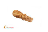 Tapón de Botella de Vino de Madera de Olivo Dorado Hecho a Mano por Intercraft con Tapas de Corcho de 7 cm, Opción de Logotipo Personalizado Sostenible