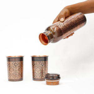 Botella de cobre con diseño floral y acabado antiguo con alta calidad, recién lanzada para bebidas de fiesta - Product Image 4