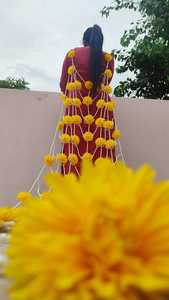 Dupatta nupcial floral de tradición elegante con perlas para ceremonia Haldi Mehndi y velo de novia de flor amarilla Dupatta para regalar - Product Image 3