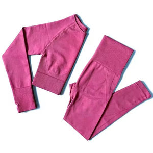 Ensemble de yoga pour femmes sur mesure de haute qualité, vêtements de fitness ajustés écologiques avec shorts, faible MOQ, ensemble 2 pièces - Product Image 2