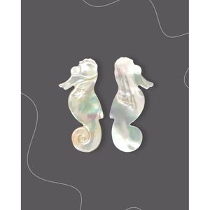 Colgante de Caballito de Mar en Madreperla Blanca, Accesorio para Joyería - Product Image 1