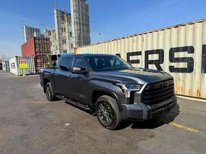 Nouveau/Occasion 2025 Toyota Tundra Double Cab SR5 Pick-up Transmission Automatique 300 - 399 CV - Product Image 2