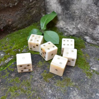 Dés de jeu en os de buffle blanc poli de qualité supérieure, faits à la main par SANIYA HANDICRAFT en Inde, 1,5 cm, toucher réel, pour enfants et DND