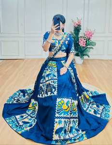 Rayonne avec soie imprimée Lehenga Choli: des détails en dentelle exquise et cauri pour une touche d'élégance dans les designs longs - Product Image 4