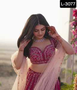 Lehenga Choli en soie flammée de style indien pakistanais avec paillettes Dori et fil de travail comprenant un filet Dupatta pour les vêtements de mariage - Product Image 2