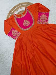 Robe Anarkali / Salwar Suit Kurti de style actrice de série télévisée pour femmes musulmanes, à prix raisonnable, pour porter pendant l'Aïd et le mois de Ramadan. - Product Image 6