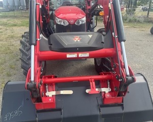 MASSEY FERGUSON 4710 Tractores 100 HP a 174 HP Variants LOADER W/ 84 ''SKID STEER BUCKET COMPARED FL3615 - Product Image 1