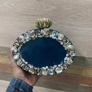 Sac à main rectangulaire fait main en résine, style ange indien antique, pour femme, cadeau de mariage tendance - Product Image 1