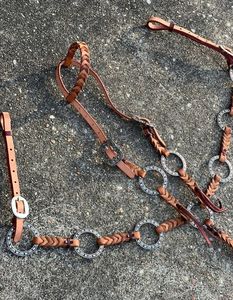 Juego de tachuelas de cuero occidental de primera calidad, juego de brida y cuello de pecho para montar a caballo duradero para entrenamiento diario y uso en ranchos - Product Image 1