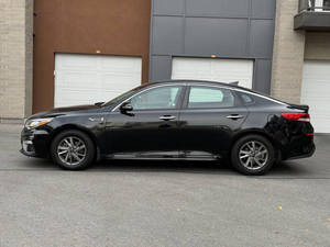 2020 pour Optima LX 4dr berline conduite à gauche sièges en cuir caméra arrière bonne garantie MPG voiture d'occasion bien entretenue à vendre - Product Image 2