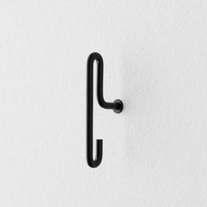 Elegante gancho de metal montado en la pared para baño que ofrece una apariencia elegante y un soporte práctico para toallas y batas - Product Image 6