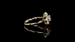Anillo Solitario Clásico con Diseño Floral |    Anillo de Diamante Cultivado en Laboratorio con Corte Redondo en Oro Amarillo, Ideal para Bodas y Regalos - Product Image 4