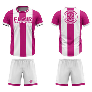Kits de football rétro conçus sur mesure Uniformes de maillot de football pour enfants de haute qualité pour hommes - Product Image 4