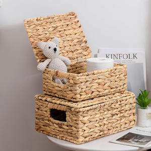 Caja organizadora de alta calidad para el hogar, hecha de jacinto de agua, con tapa, para almacenar artículos esenciales. - Product Image 3