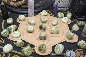 Ensemble de runes serpentines naturelles-Symboles gravés de Futhark aîné pour l'orientation spirituelle - Product Image 5