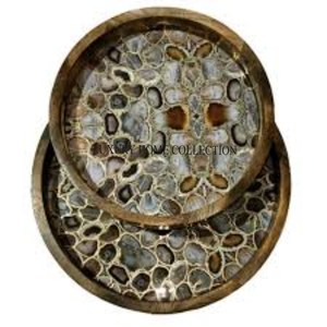 Bandejas para servir de madera rústica artesanal moderna con acabado de madera natural para agregar calidez y carácter a su hogar - Product Image 1