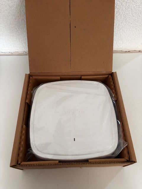 Enterprise Access Point C9130AXI-A Dual-Band Wi-Fi 6 4x4 MIMO PoE+ and UPOE Support 0-40C Operating Temperature