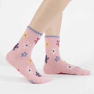 Chaussettes en coton pour femmes, tricotées, respirantes, décontractées, motif floral original, design mignon, chaussettes coréennes pour un usage quotidien - Product Image 3