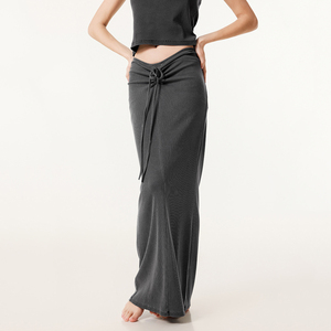 Falda Midi Bodycon Streetlab con Cintura Ajustable, Gris Oscuro, Tejida, con Cordón en la Cintura, para Mujer, Estilo Urbano, Verano, Transpirable, Lavada - Product Image 4