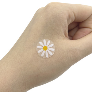 Parche de acné hidrocoloide <span class=keywords><strong>con</strong></span> forma de flor colorida personalizada, apósitos autoadhesivos para heridas <span class=keywords><strong>con</strong></span> etiqueta privada para la cara - Product Image 2
