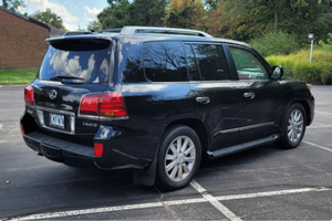 Vehículo Usado a Precio Accesible - Volante a la Izquierda |   Volante a la derecha |   Lexus LX570 2010 - Product Image 3