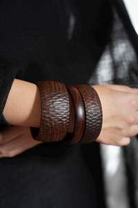 Bracelets ethniques en bois, imperméables et couleurs personnalisées, aspect haut de gamme et port confortable, cadeau d'affaires pour femmes, du meilleur fournisseur - Product Image 3