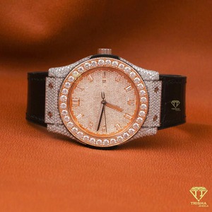 Montre indienne en cuir noir avec diamant de laboratoire Montre au design élégant pour femme disponible à un prix abordable - Product Image 3