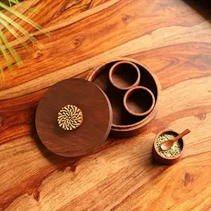 花块手工雕刻茶点盒，带Sheesham木勺3个可拆卸容器60毫升木制香料盒