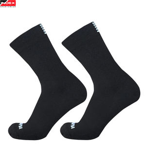 Vente en gros de chaussettes de sport pour hommes Chaussettes pour hommes en tricot de haute qualité personnalisées en polyester à la mode de créateur - Product Image 5