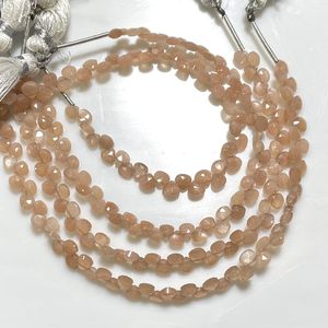 ลูกปัด briolette รูปหัวใจขนาดเล็กสีพีชมูนสโตนขนาด4-4.5มม. ลูกปัดอัญมณีขายส่งจากผู้จำหน่ายที่เชื่อถือได้ - Product Image 1