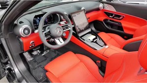 Mercedes-Benz AMG SL 63 2024 certifié propre et en bon état - Product Image 2