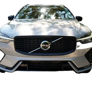 Seminuevo Clean 2024 Volv0 Núcleo de XC-60 Tema Oscuro - Product Image 1